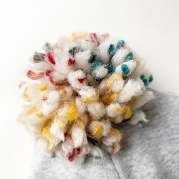 OH BABY Infant 0-6M Small Yarn Pom Pom Beanie Hat Light Gray Stocking Stuffer - Picture 2 of 3